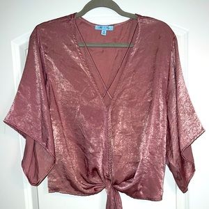 mauve flowy boutique top with tie